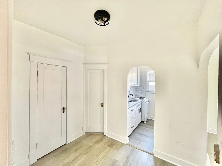 1411 W 9th Ave #A — Photo 7