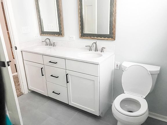 Upstairs Bathroom with tub