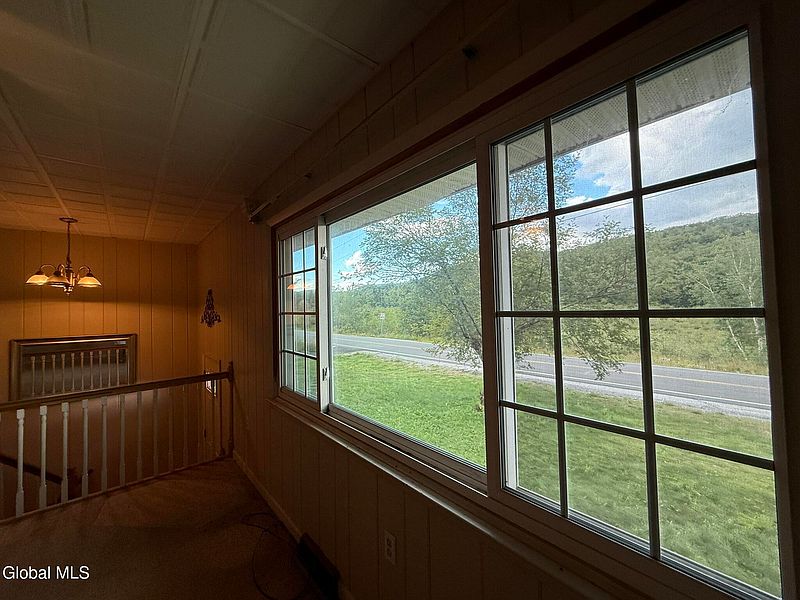 5th image of 739 Old Stage Road