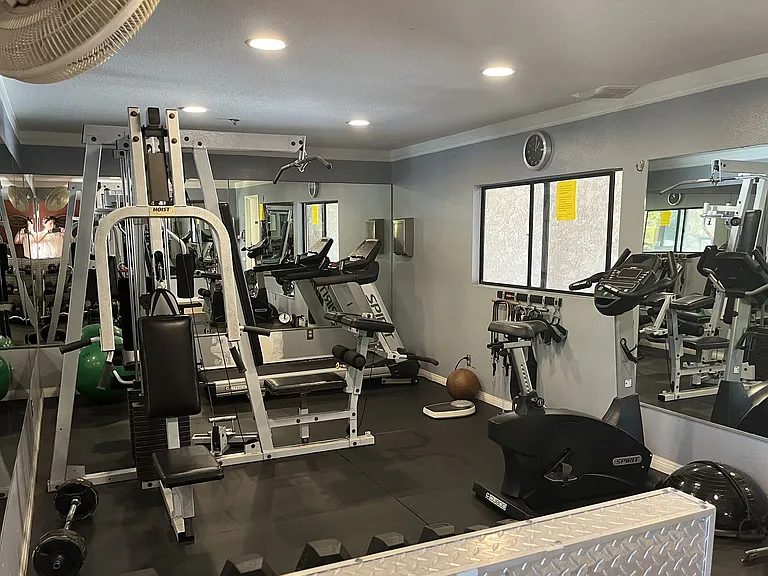 Hillcrest Summit Apartments — Photo 4