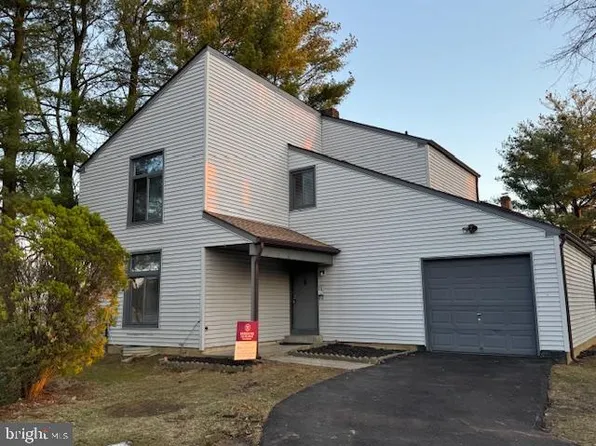 11 Robertson Rd, East Windsor, NJ 08520