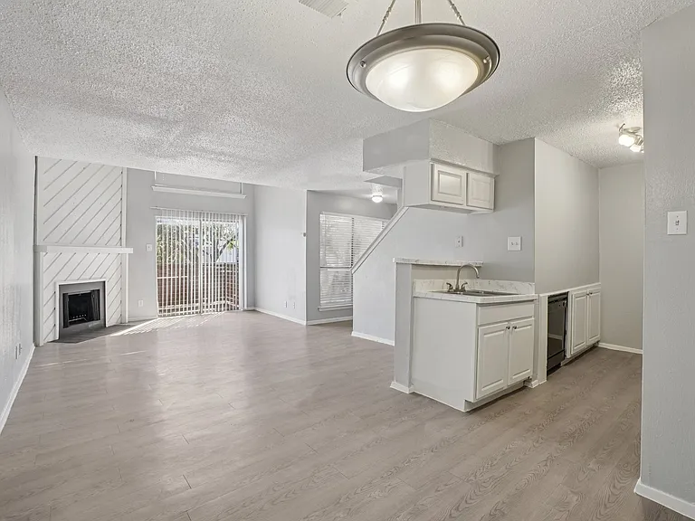 Don't Miss Out Biltmore Homes Leasing Fast — Photo 103