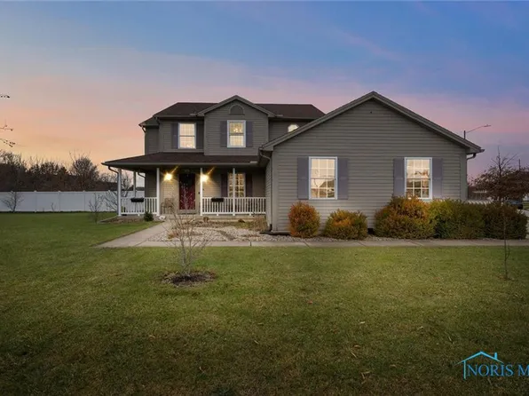 1149 Bluejay Dr, Bowling Green, OH 43402