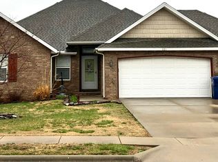 221 Pheasant Ln, Willard, MO 65781