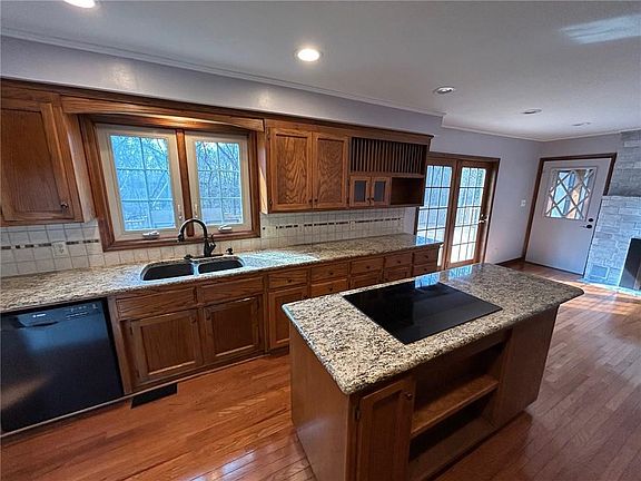 4th image of 15150 E Quaker Rd