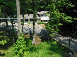 4N150 Thorntree Rd, St Charles, IL 60174