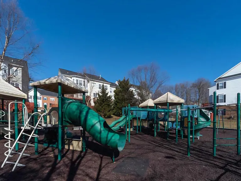6931 Rolling Creek Way — Photo 28