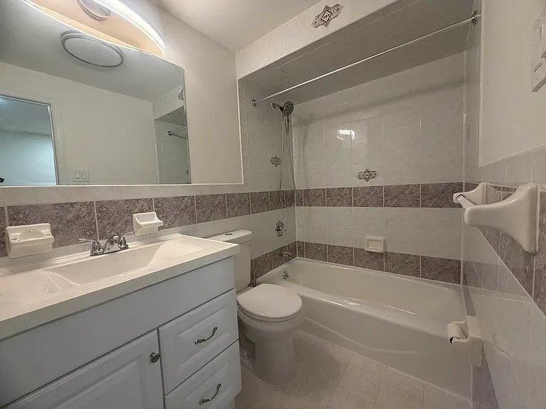 9483 Ridge Blvd #2C — Photo 10