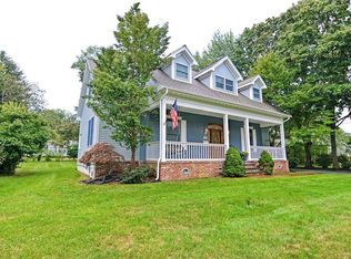 80 Maple Ln, Bristol, RI 02809