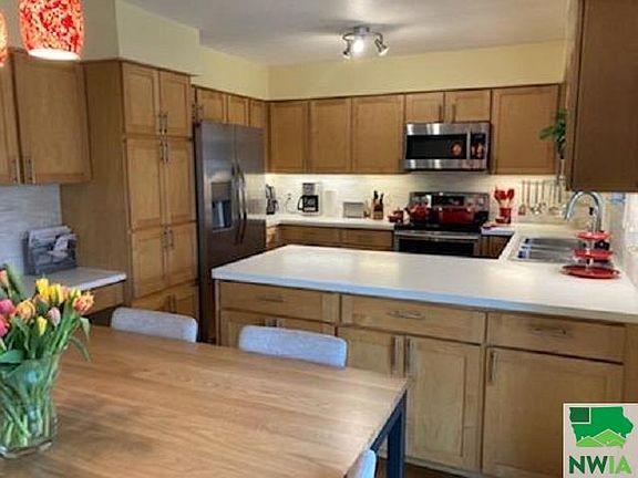 3rd image of 620 Buckwalter Dr