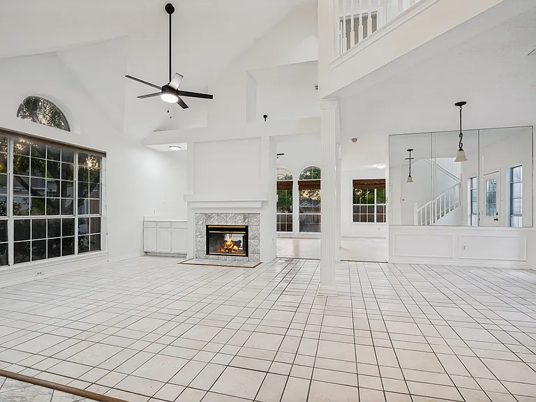 1333 Maywood Ct — Photo 8