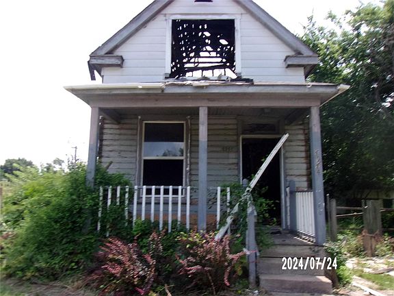 2nd image of 4944 Claxton Ave