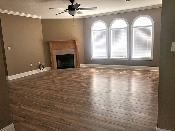 2nd image of 4299 Conway Cir