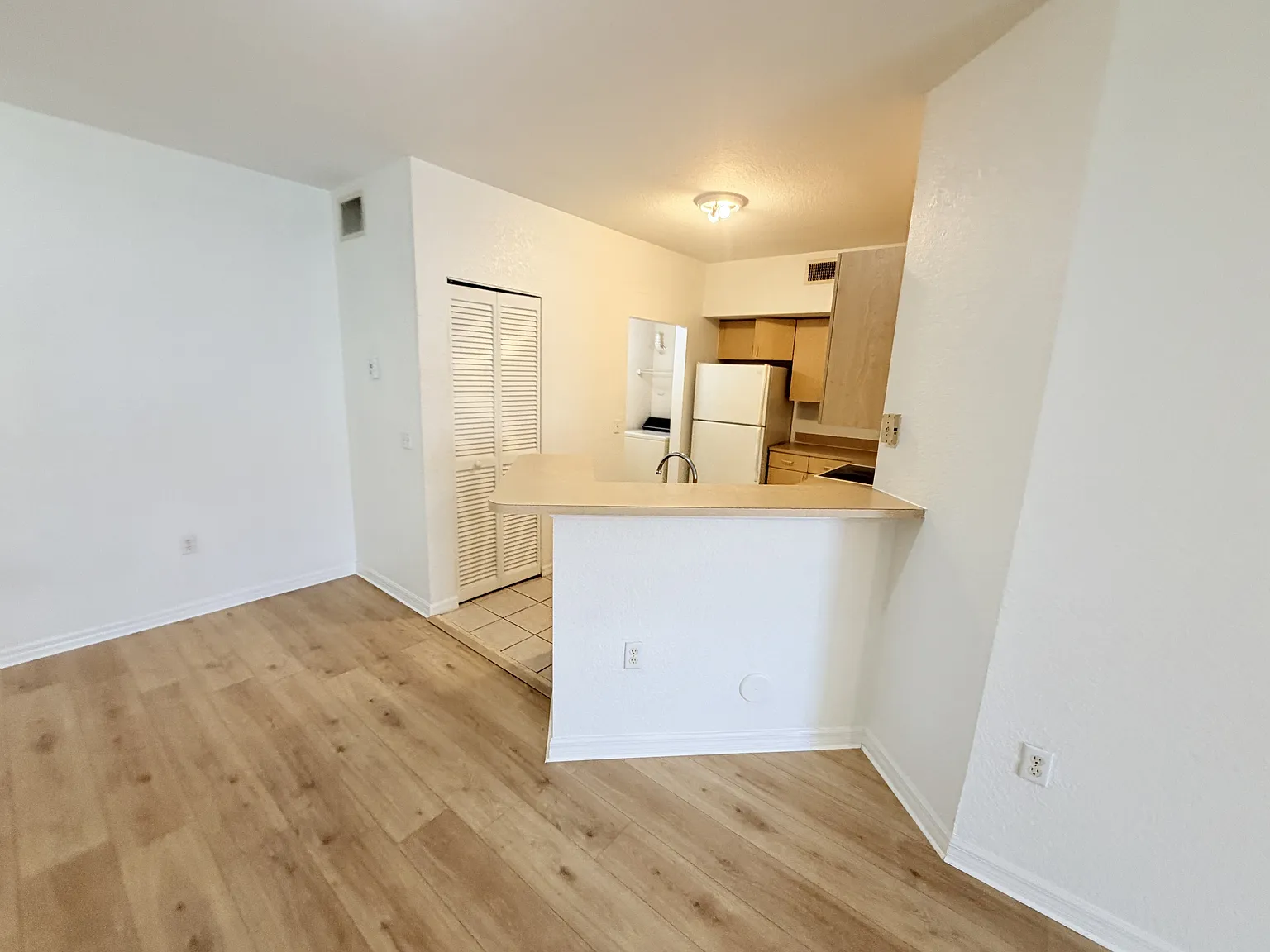 1302 Belmont Lane, #1302 - 1 — Photo 4
