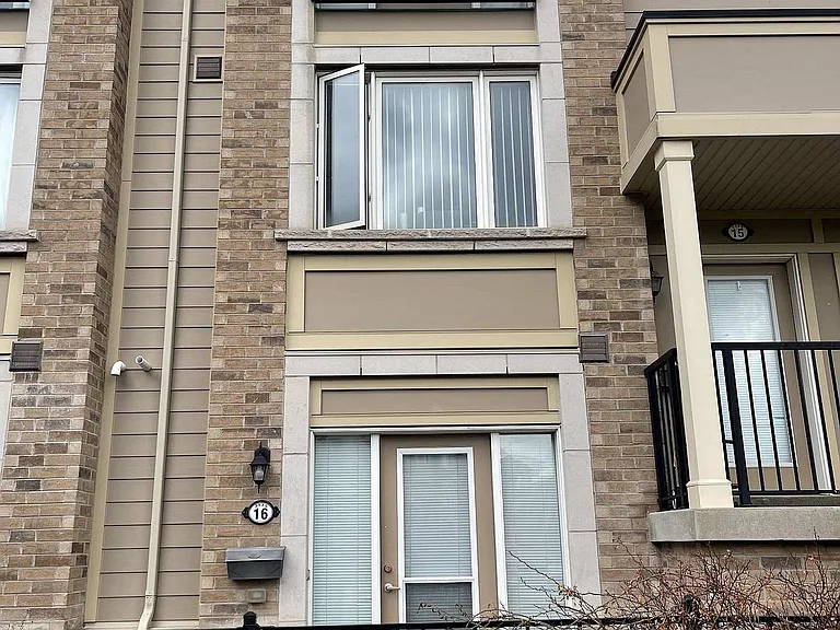 3135 Boxford Cres #16 — Photo 3