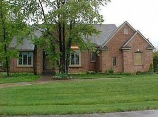 27408 Rainbow Cir, Lathrup Village, MI 48076
