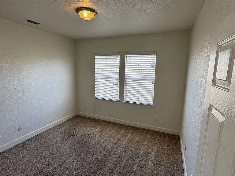 10389 Danichris Way — Photo 12