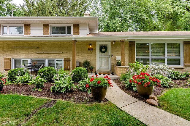 1st image of 405 Robin Hill Dr