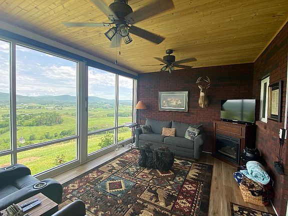 2nd image of 557 Mountain Meadow Ln