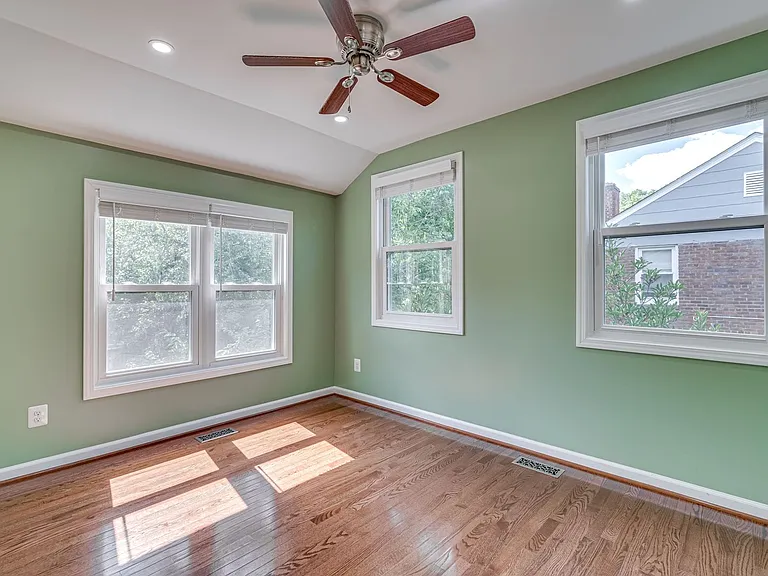 2848 Fairhaven Ave — Photo 12