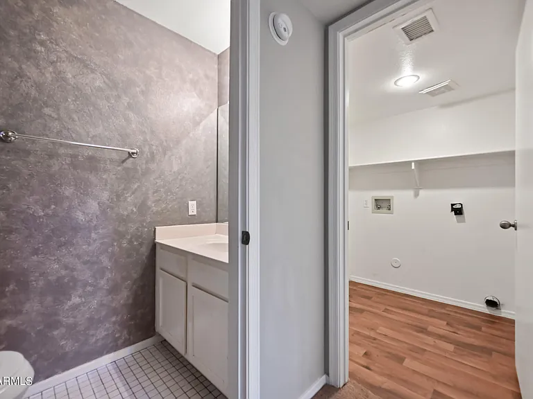 1244 E Angela Dr — Photo 12