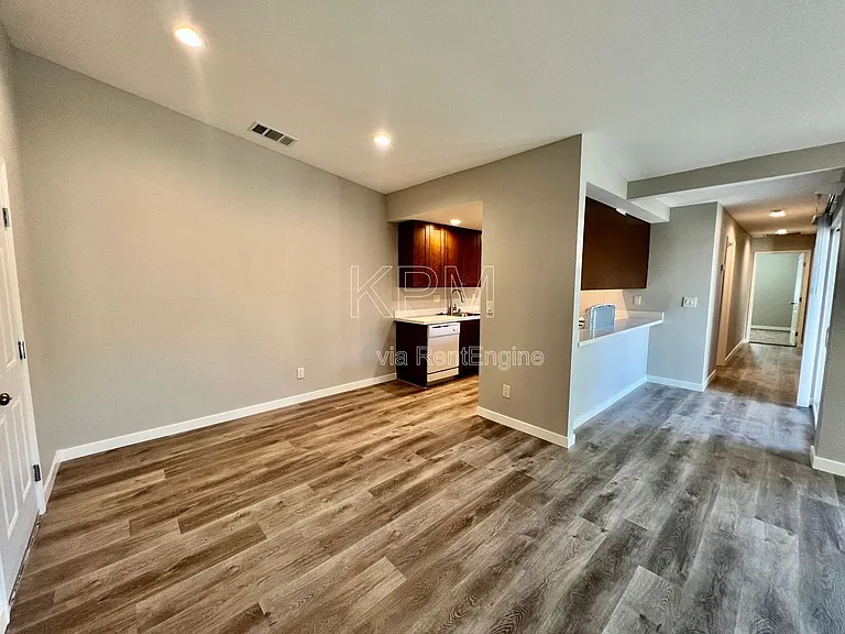 2204 Dijon St — Photo 5