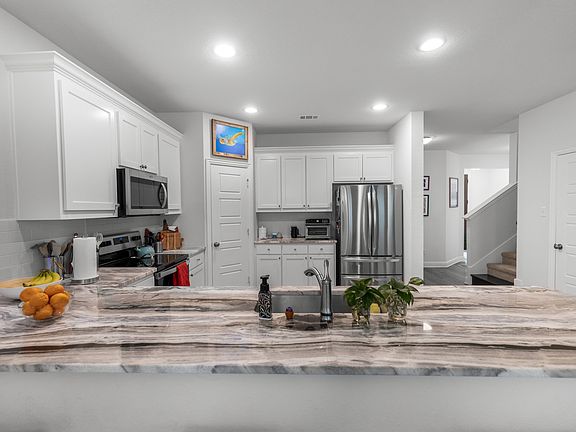2nd image of 6834 Neals Way