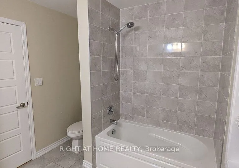 686 Laking Ter — Photo 22