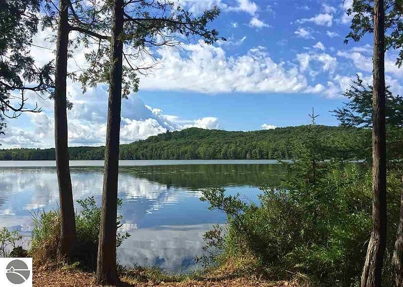 5233 Park Edge Dr, Honor, MI 49640 Zillow