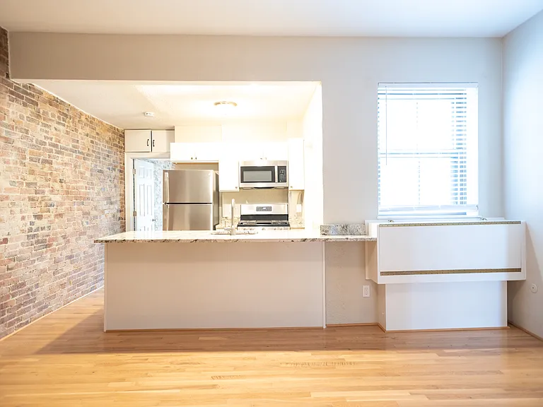 32 Shurtleff St #2 — Photo 4
