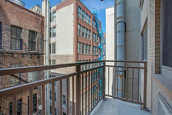 Rented by REAL New York | media 26