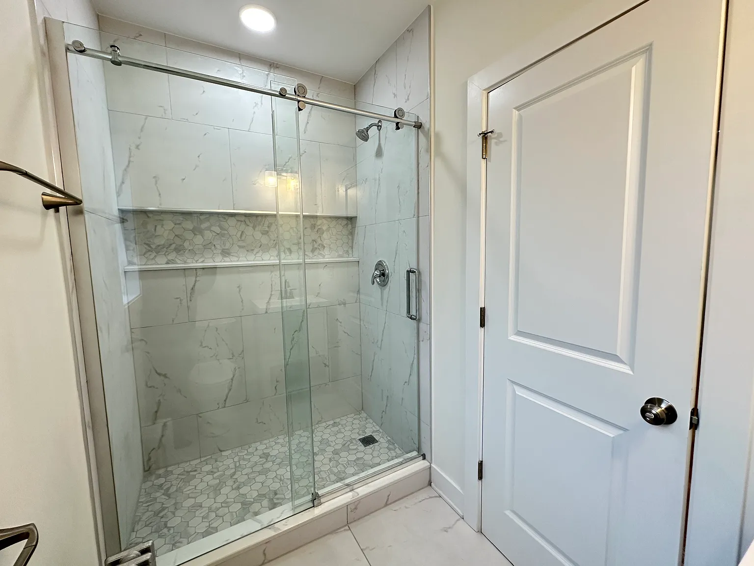 6419 N Albany Ave — Photo 2