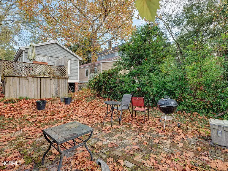 312 Queen St — Photo 22