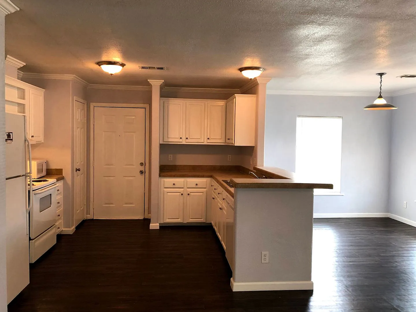 Room For Rent — Photo 2
