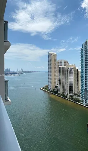 300 S Biscayne Blvd Photo 1