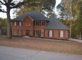 150 Forrest Lake Dr, Fayetteville, GA