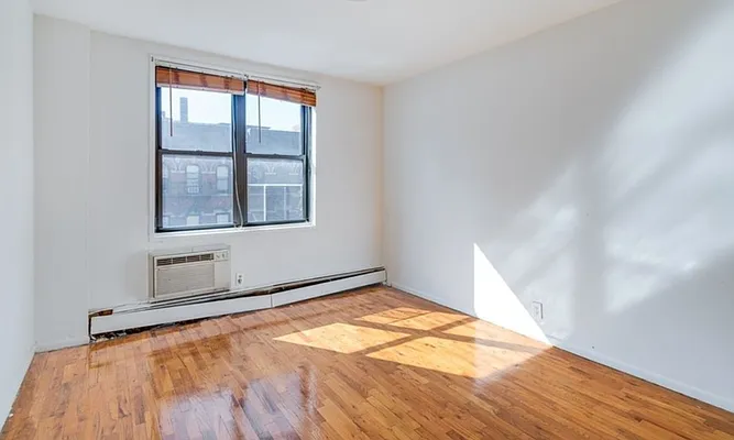Rented by Guy Goldman, LREB | media 15