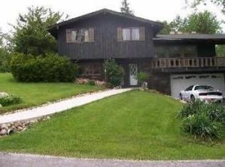 8401 Crescent Ct, Willow Springs, IL 60480