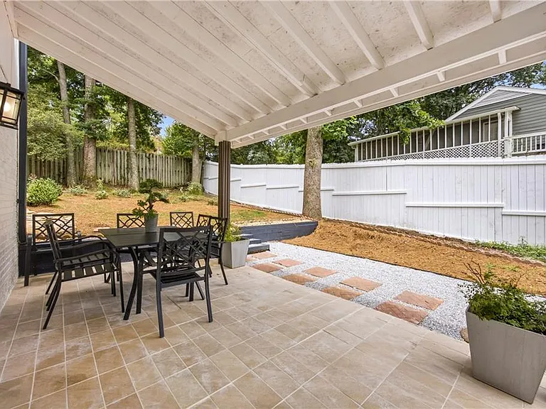 2220 Spring Mill Cv — Photo 39