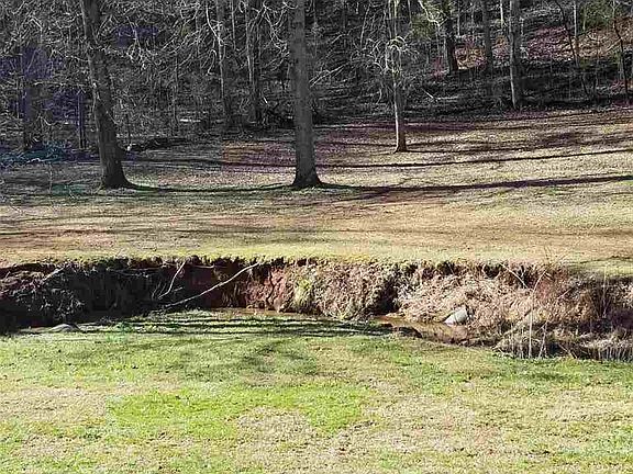 3rd image of 804 County Road 480