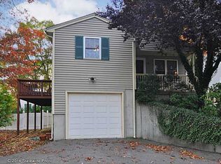 42 Smith St, Lincoln, RI 02865