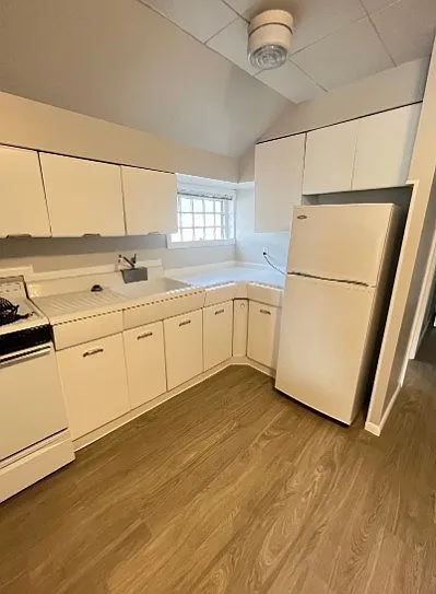Westminster Apartments — Photo 7