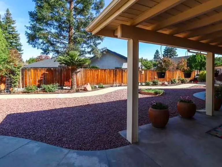 442 E Audubon Dr — Photo 3