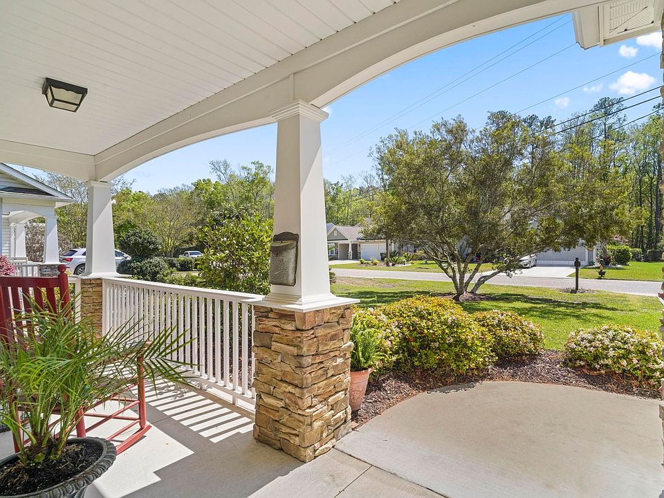 2nd image of 122 Clearwater Dr.