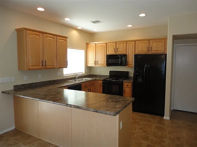 1593 E Megan Dr — Photo 3