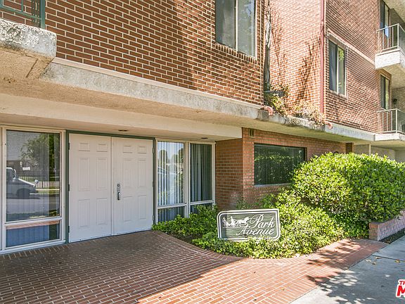 4th image of 7211 Cozycroft Ave Unit 42