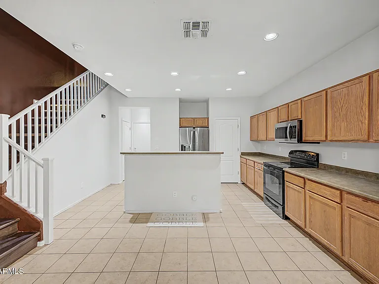 1944 N 77th Gln — Photo 9