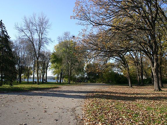 Short walk to Lake Mendota that has a swimming area and a boat ramp.