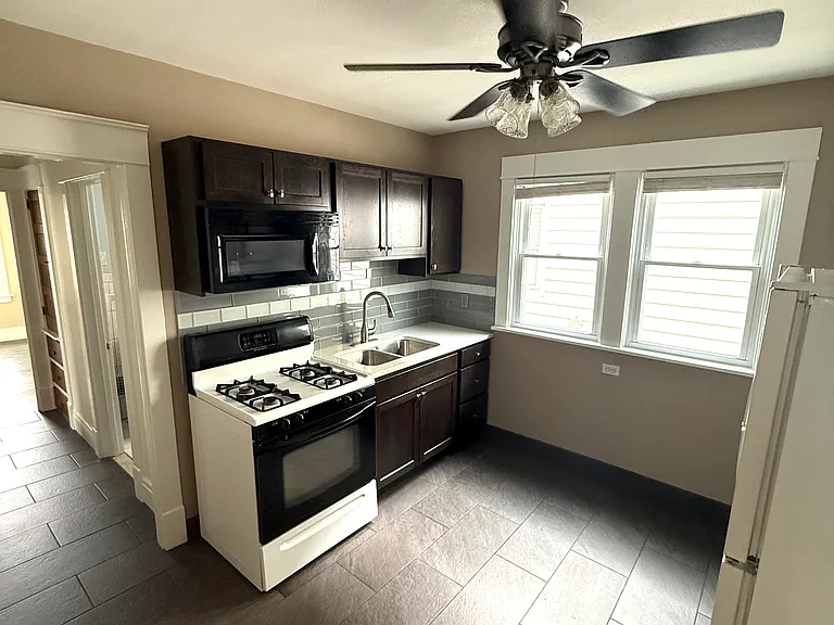 23 Stratford Rd #1 — Photo 4