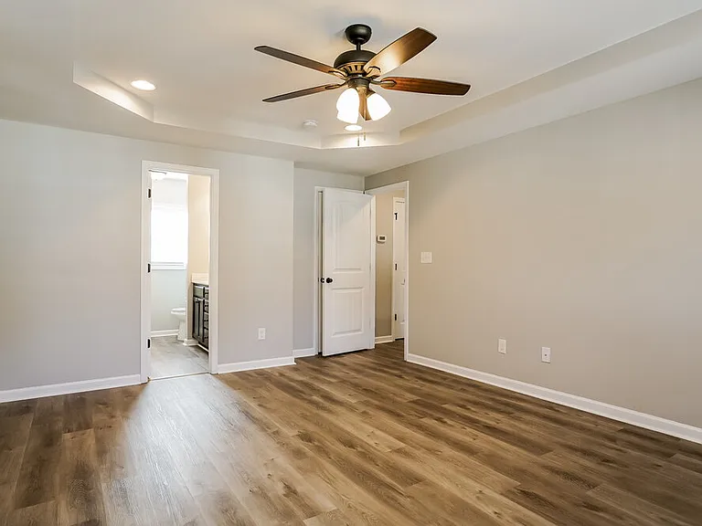 332 Chamberlain Dr — Photo 12
